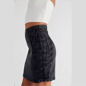 Free People Black Acid Wash Denim Mini Skirt Side Lace Up Corset 6 Jean Goth Y2K